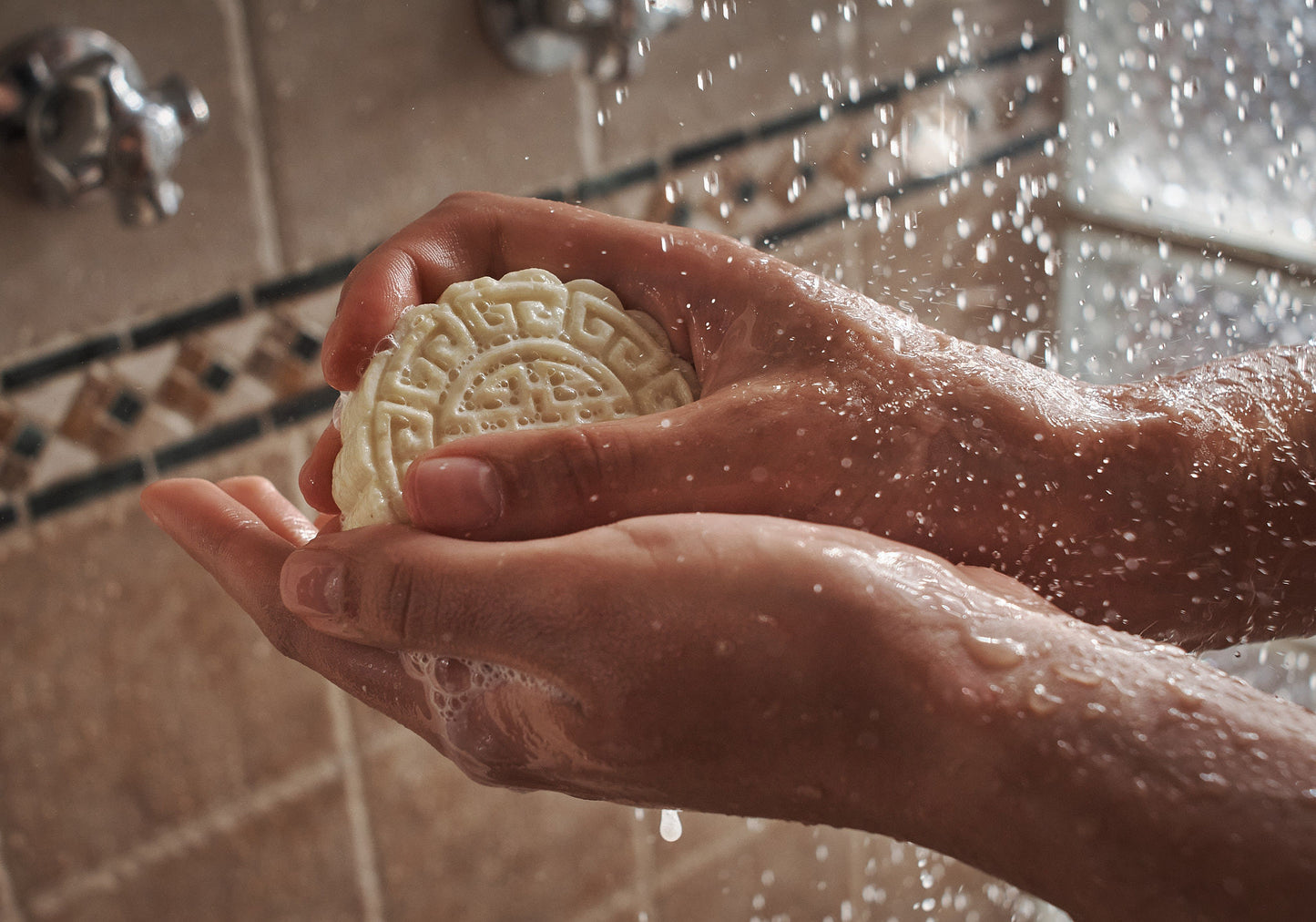 Shampoo en barra de Menta y Tea Tree - Cabello Graso - PANAVAYU